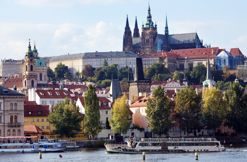 Prague Castle, Czech Republic jigsaw puzzle in Castles puzzles on TheJigsawPuzzles.com